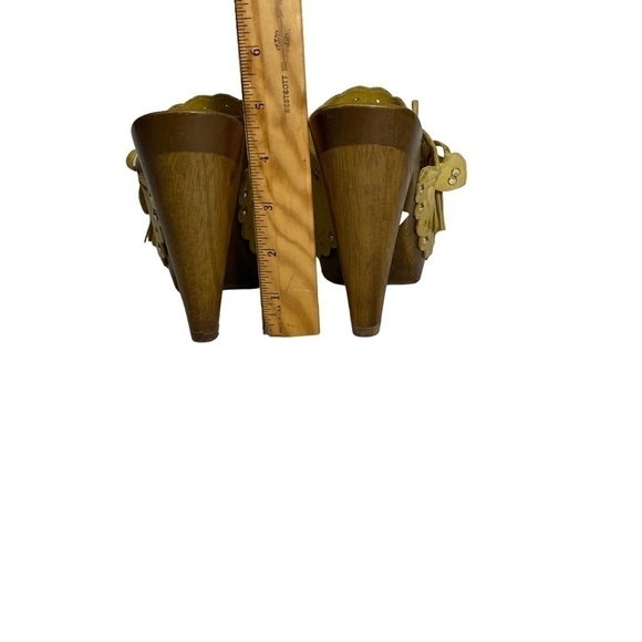 Guess Yellow Heeled Clogs - Picture 10 of 11